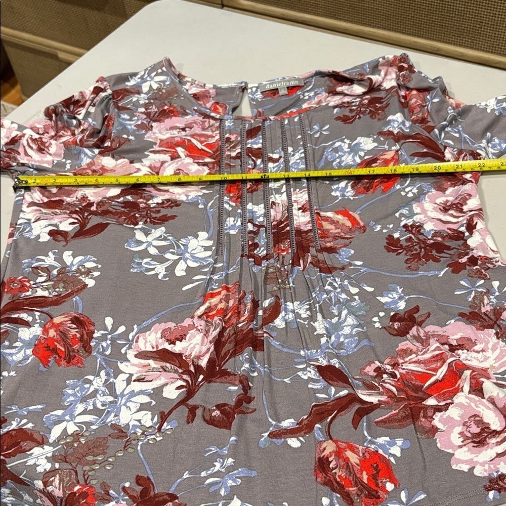 Daniel Rainn - Branwen Pleated Knit Top. Blouse. Shirt. Size XL. Grey floral - Picture 13 of 16